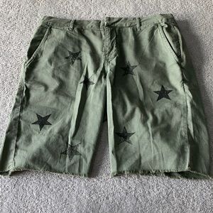 SUNDRY Bermuda shorts